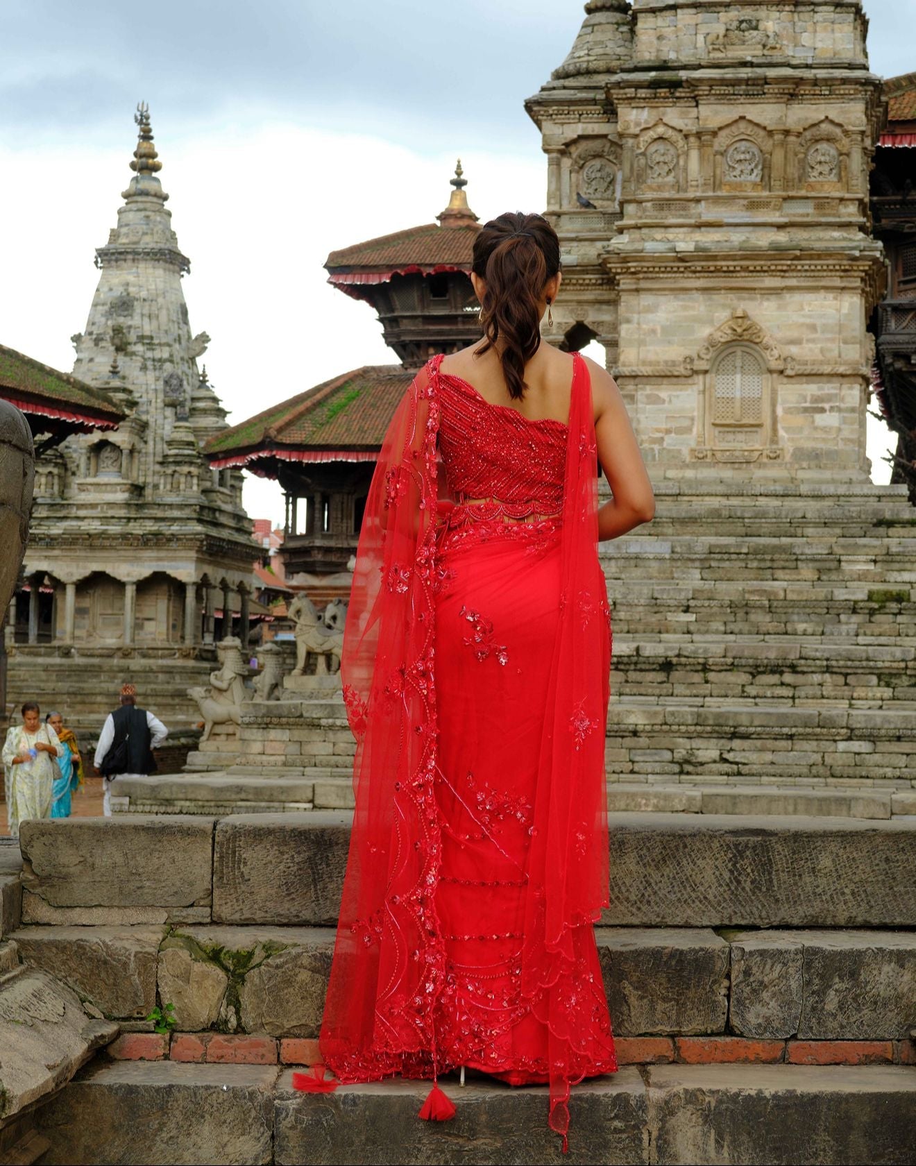 Glam & Flame Net Embroidered Saree With Scallop Blouse