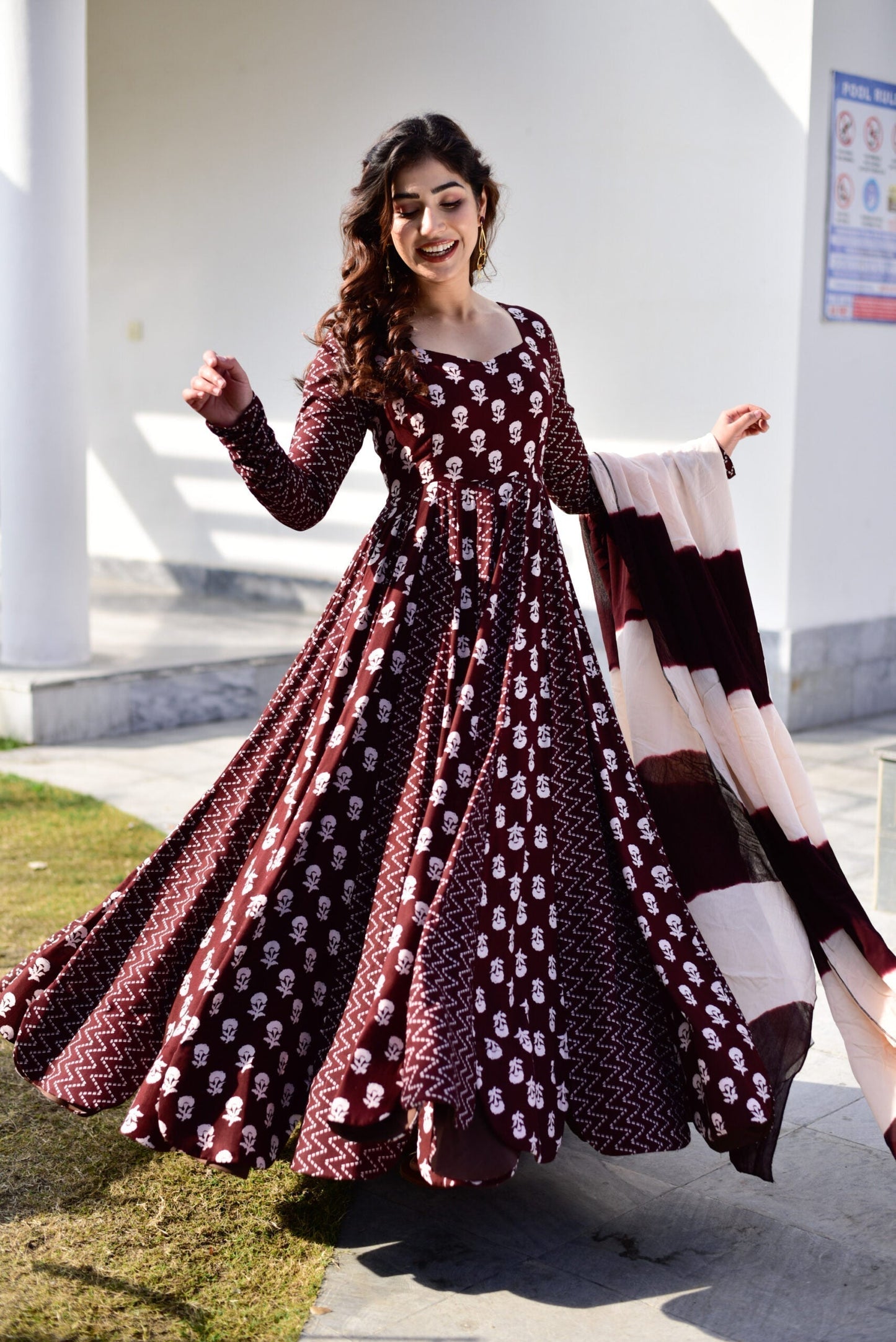 gajgamini brown maxi set