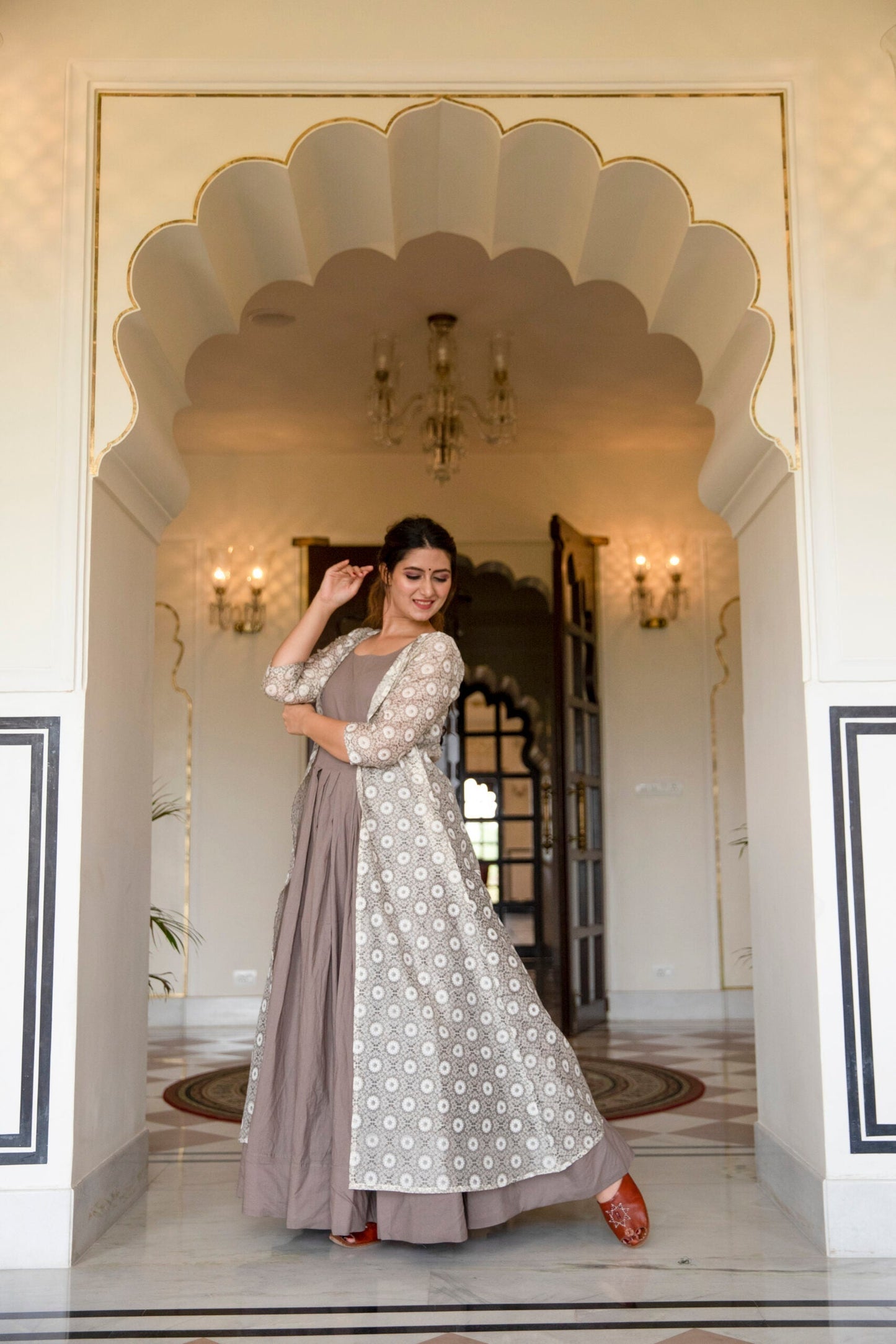 ADVIKA INNER WITH SHRUG SET