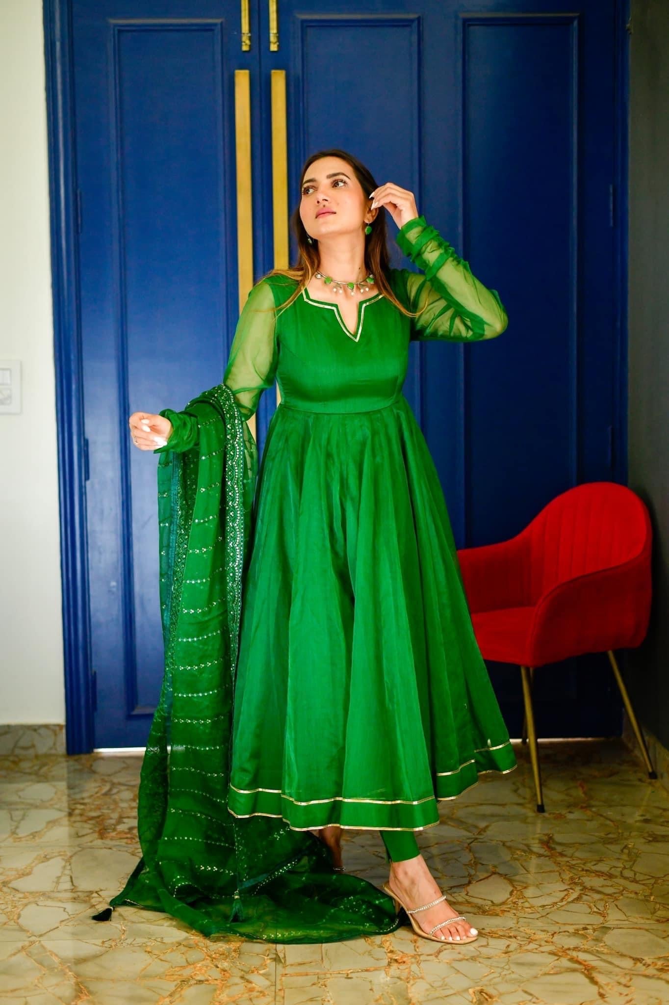 nandaa green organza suit set