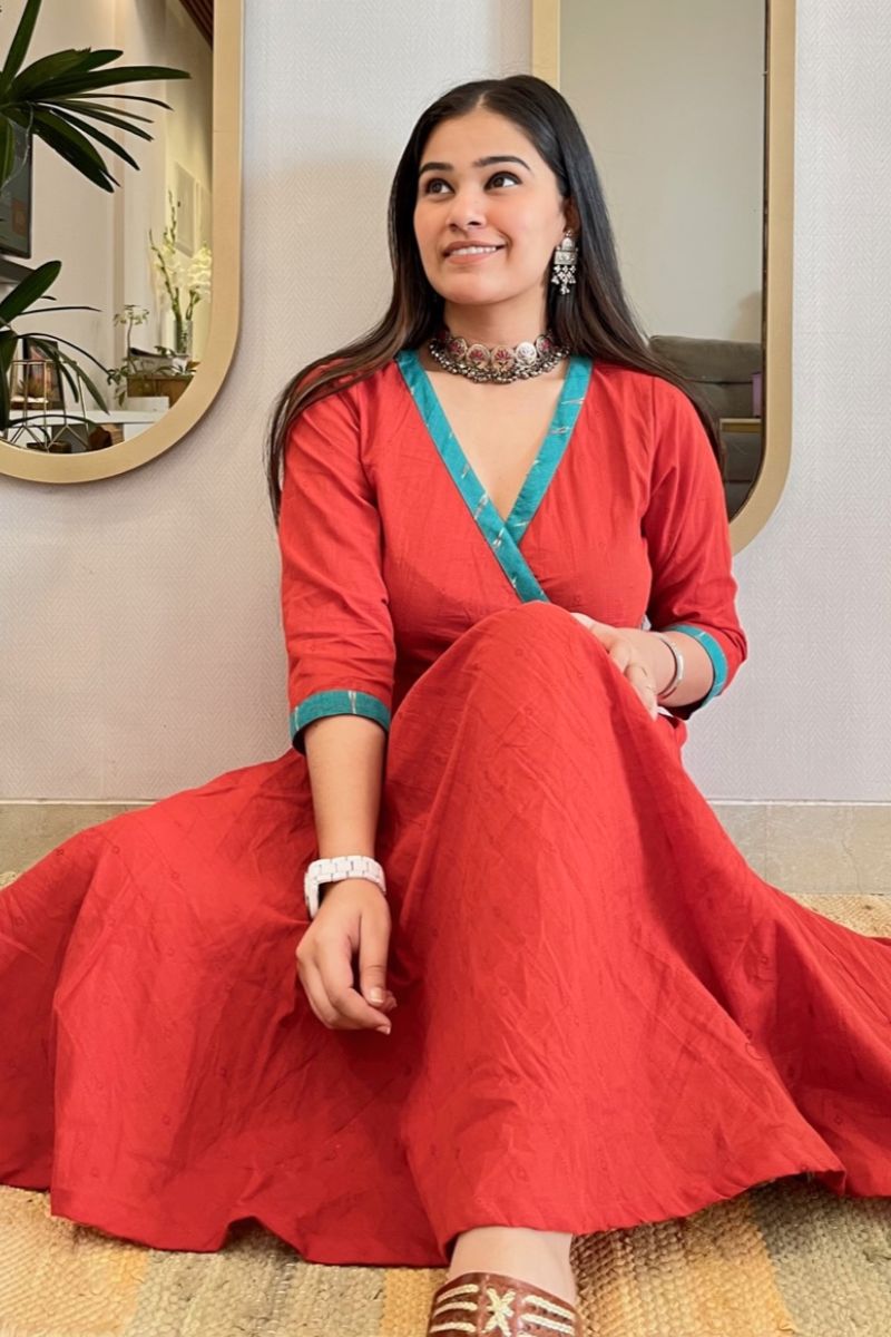 RUST EMBROIDERED VOLUMINOUS DRESS