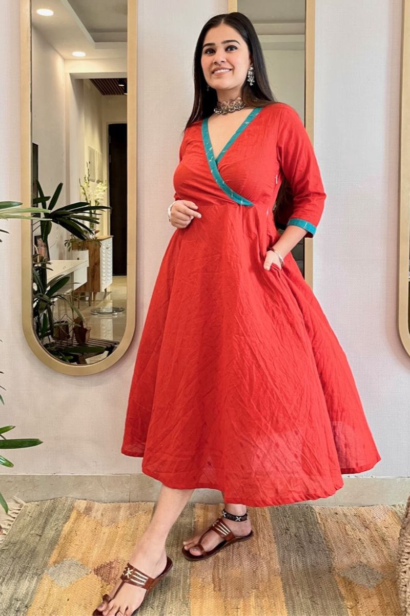 RUST EMBROIDERED VOLUMINOUS DRESS