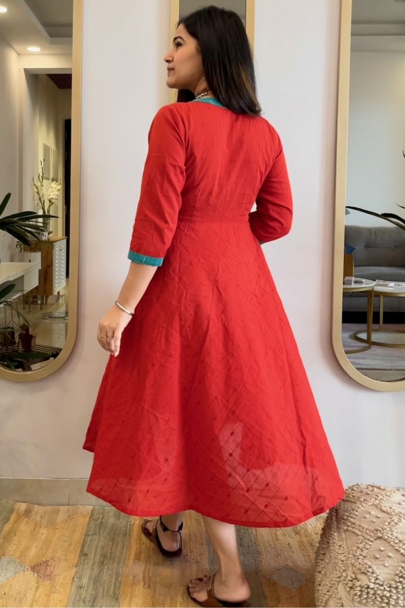 RUST EMBROIDERED VOLUMINOUS DRESS